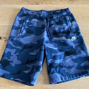 NIKE FLEECE SHORTS (MED) NAVY/CAMO